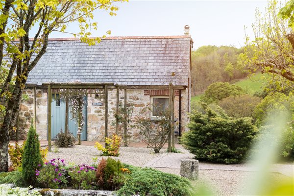 Self catering cottages less abled barn cornwall farm
